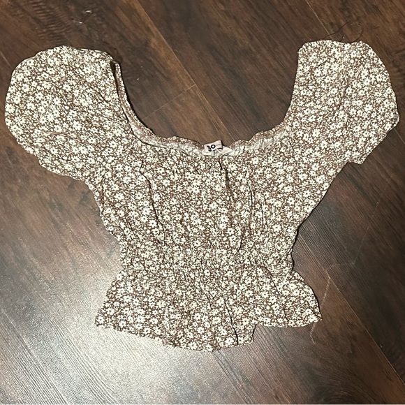 SO Tops - Floral Brown Puff Sleeve Top